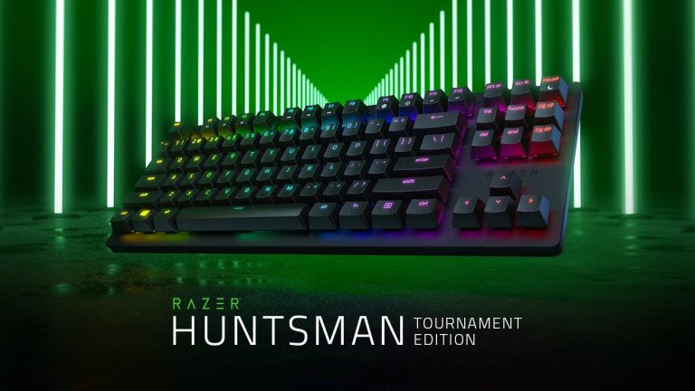 Razer Huntsman Tournament Edition on green backdrop